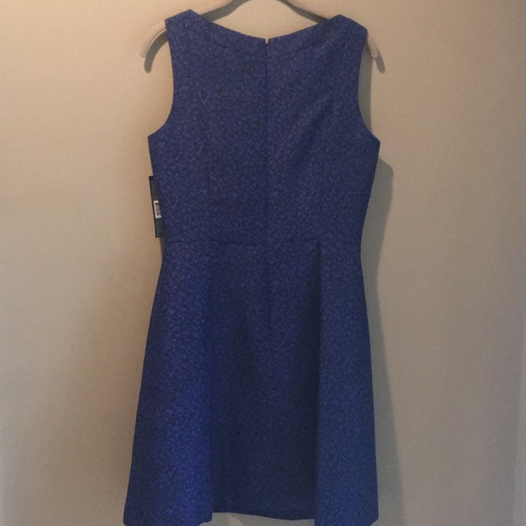 Tahari sleeveless dress - Picture 2 of 3